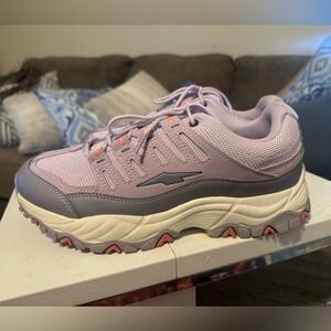 Women's Lavender Avia Athletic Shoes size 10 like new